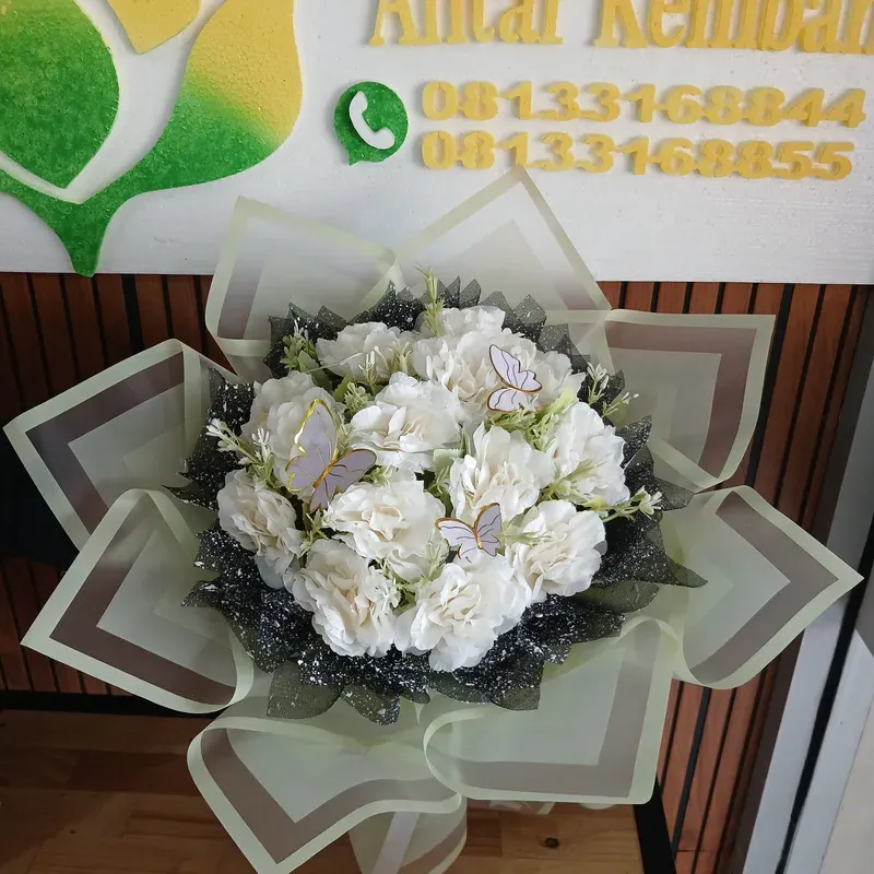 Buket peony putih